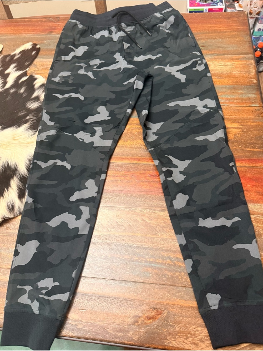 Under Armour Mens Camo Storm Utility Joggers Sweatpants- Black & Gray